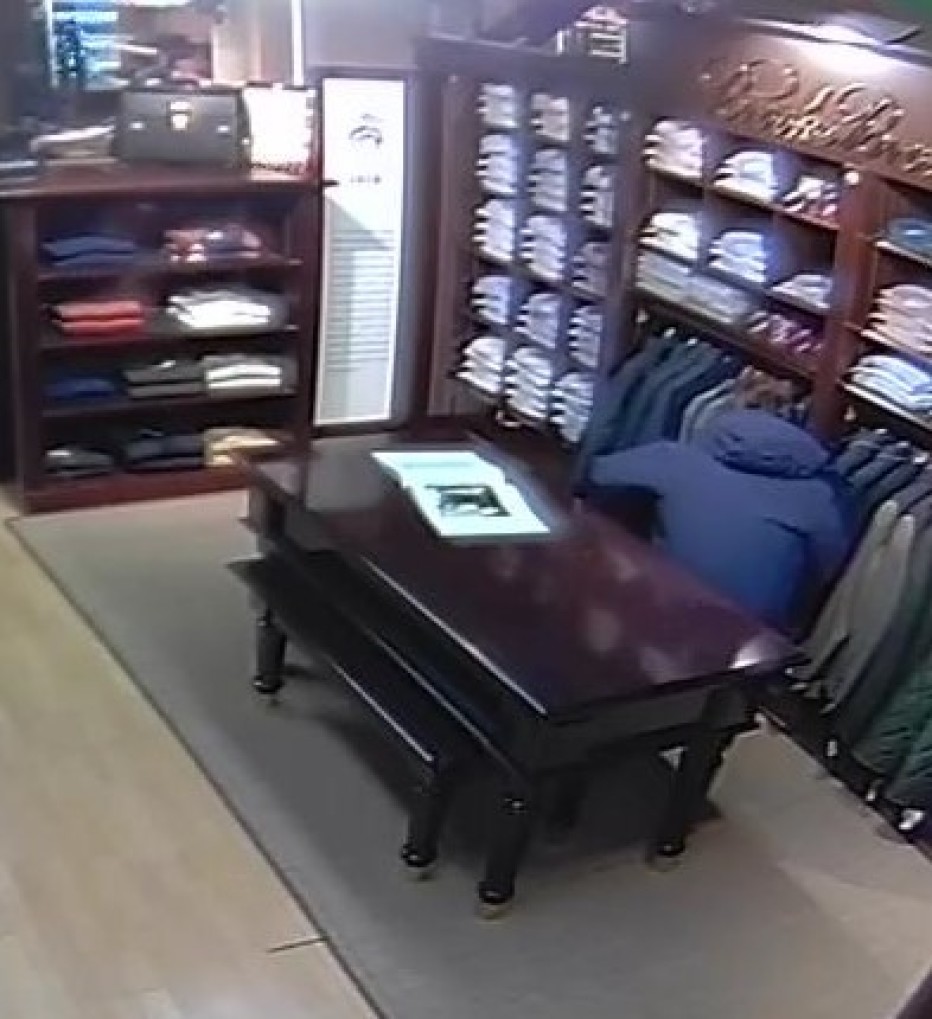 FURTO ALLA COOPERATIVA DI CORTINA: LA POLIZIA ACCIUFFA SUBITO IL LADRO. RINFORZI AL COMMISSARIATO.