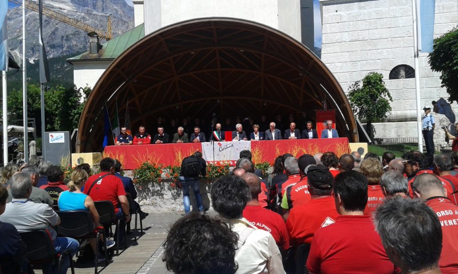 Il consiglio comunale di Cortina d’Ampezzo in Piazza Venezia