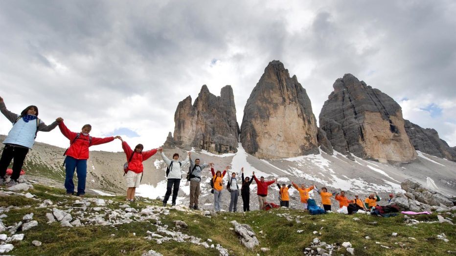 Insieme si può,Amnesty International Italia,Art for Amnesty: a un anno dalla catena umana alle Tre Cime,un nuovo video,nuovi progetti e appelli per proteggere i diritti umani.