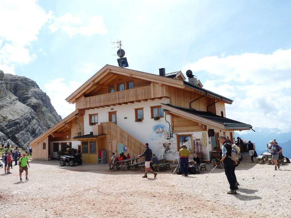 Trauma alla spalla al Rifugio Averau a Cortina