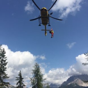 Due interventi del Soccorso Alpino a Taibon Agordino e in Val Salata a Cortina