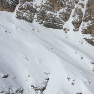 Scialpinista scivola in un canale a Cortina