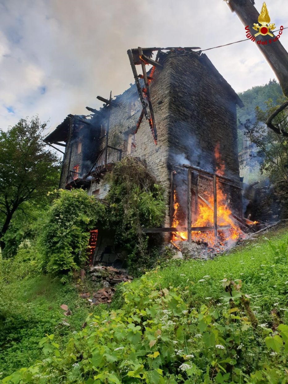 Incendio abitazione Loc. Corlo