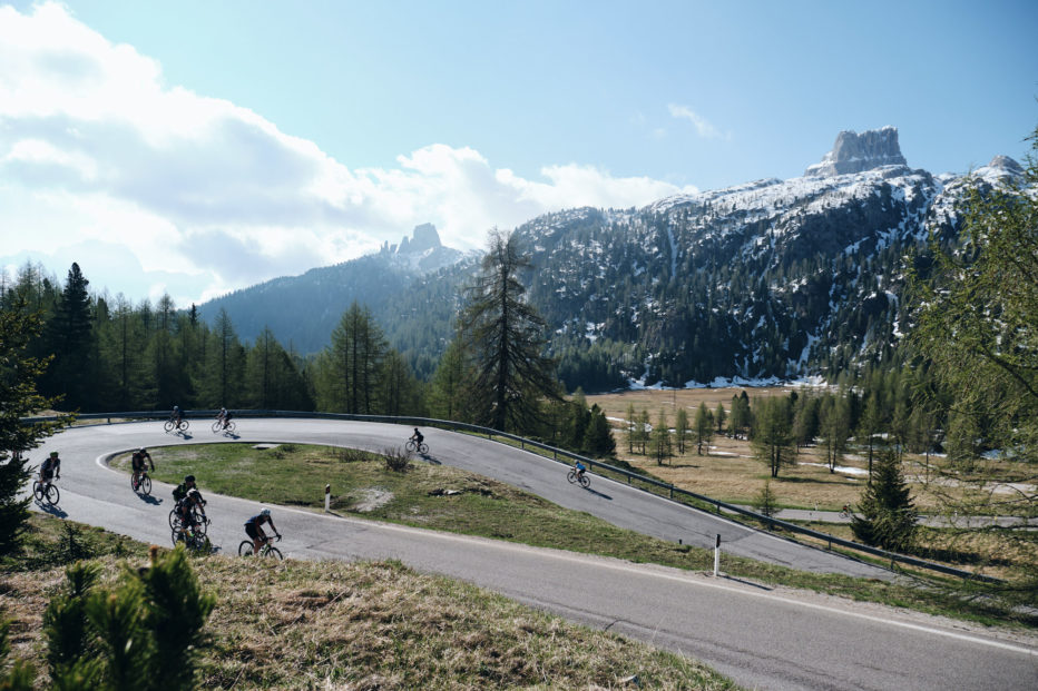 IL SIGILLO DEL BRITANNICO RUARI GRANT SULLA PRIMA TAPPA DELLA HAUTE ROUTE DOLOMITES