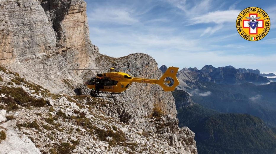 SCIALPINISTA SI INFORTUNA SUL PELMO