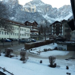 Chiusi per neve passo Valparola, Falzarego e altri.