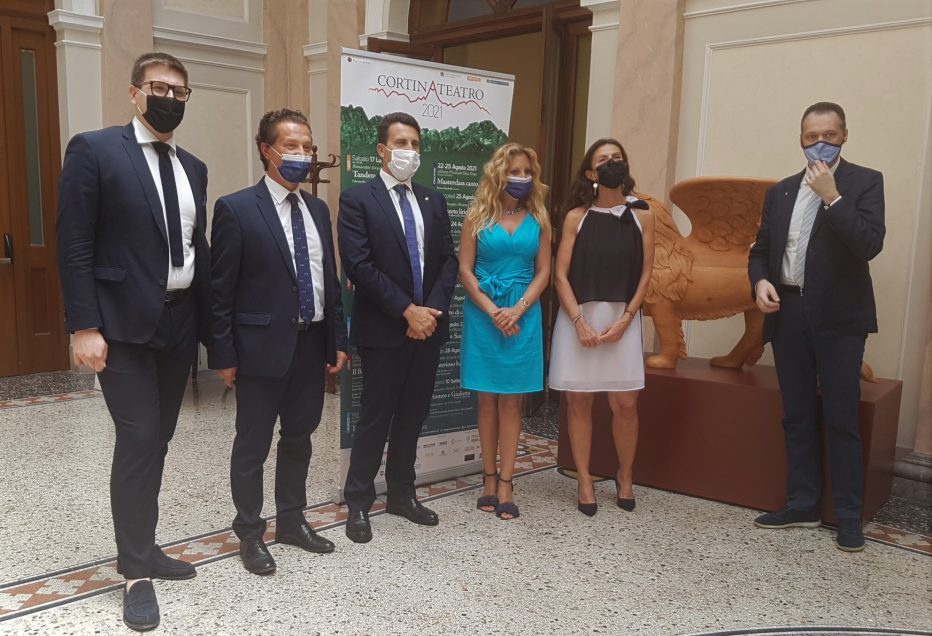 CORTINATEATRO. MUSICA, SPETTACOLI E GRANDI OSPITI PER L’ESTATE DELLA REGINA DELLE DOLOMITI