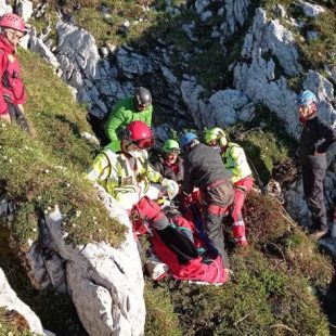 SALVO LO SPELELEOLOGO FERITO IN GROTTA A CIMOLAIS