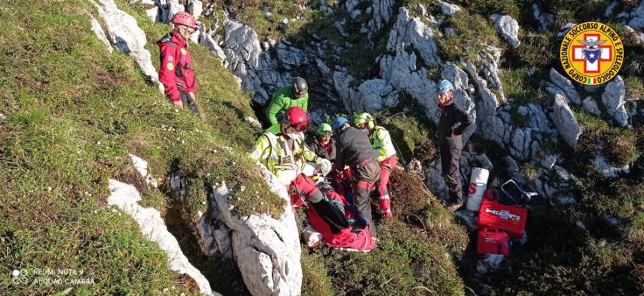 SALVO LO SPELELEOLOGO FERITO IN GROTTA A CIMOLAIS