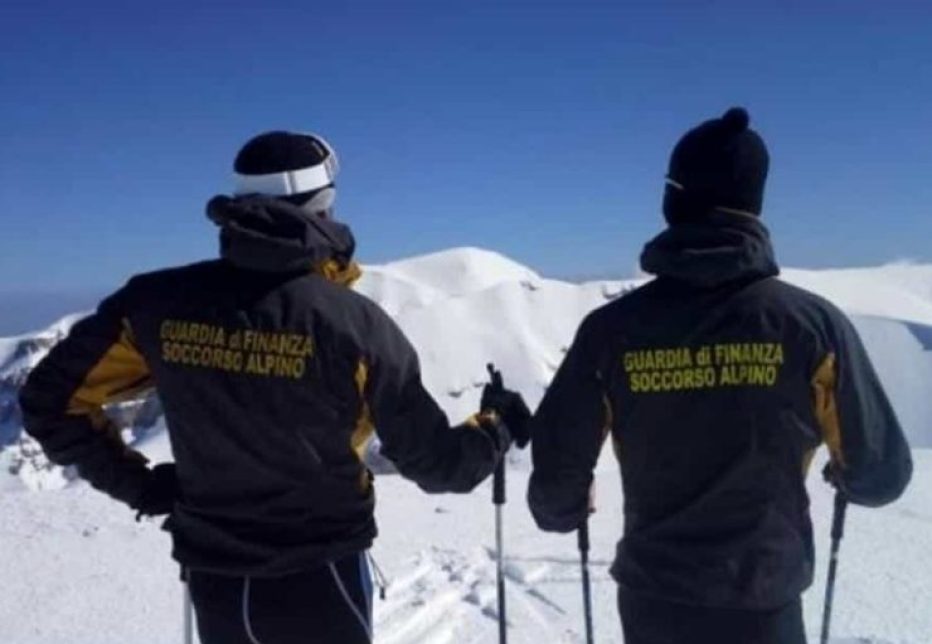 ll Soccorso Alpino della Guardia di Finanza soccorre uno scialpinista all’Averau