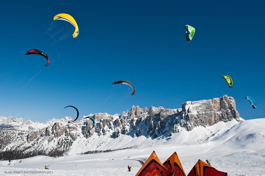 Al via i Mondiali di Snowkite a Passo Giau