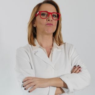 CORTINATEATRO APRE IL SIPARIO CON DEBORA VILLA