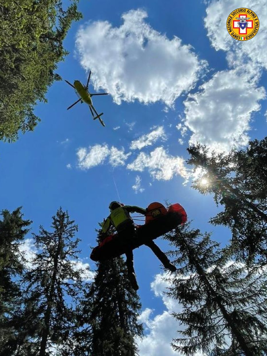 SOCCORSO ESCURSIONISTA PER MALORE SOTTO RA STUA