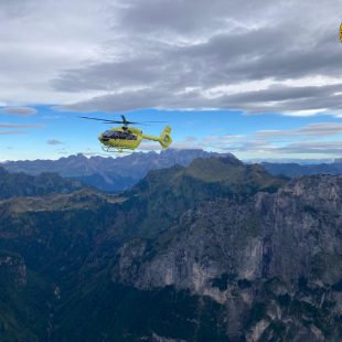 NOTTE IN PARETE SOTTO IL TEMPORALE, RECUPERATA COPPIA DI ALPINISTI