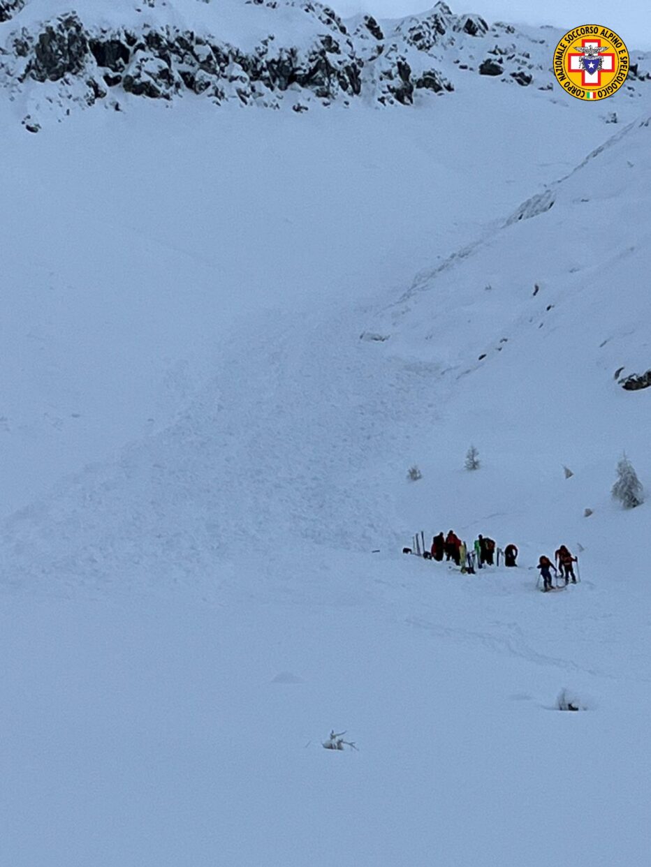 SUL PASSO GIAU MORTO LO SCIALPINISTA TRAVOLTO DALLA VALANGA