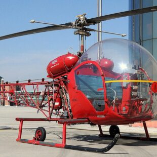 L’ELICOTTERO STORICO AUGUSTA BELL 47 G-2, HA  LASCIATO BELLUNO PER RIENTRARE A MODENA