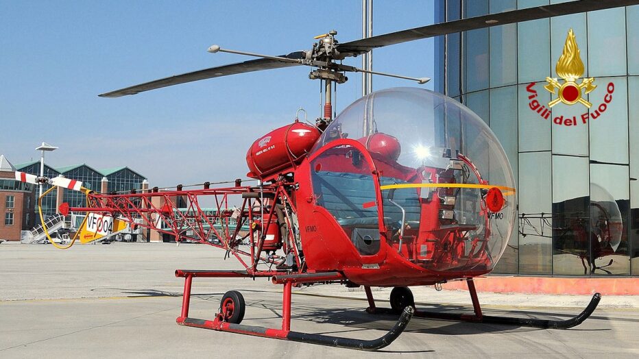 L’ELICOTTERO STORICO AUGUSTA BELL 47 G-2, HA  LASCIATO BELLUNO PER RIENTRARE A MODENA