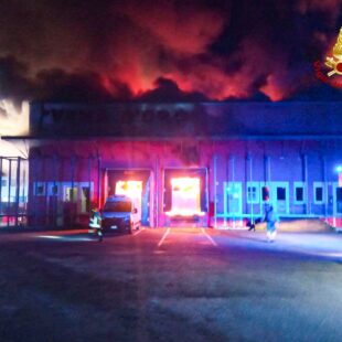 BELLUNO, INCENDIO IN UN’AZIENDA DI LAVORAZIONE CARNI