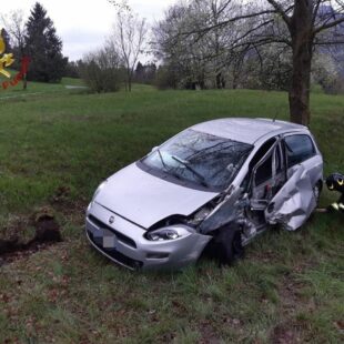 PONTE NELLE ALPI, ESCE FUORI STRADA CON L’AUTO: FERITO IL CONDUCENTE