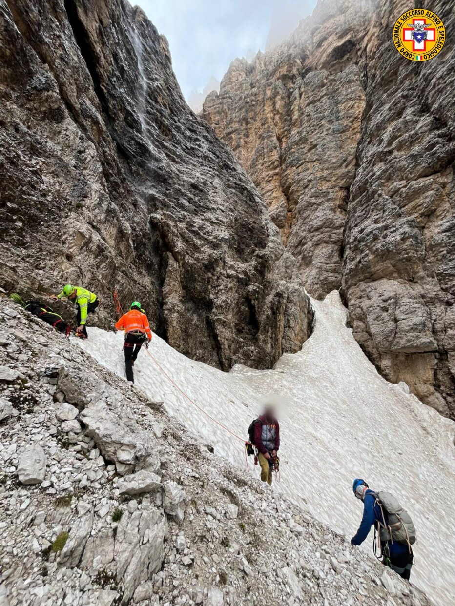 RECUPERATI DUE ALPINISTI SULLA TOFANA
