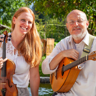 CORTINATEATRO ENTRA NEL VIVO: NEL FINE SETTIMANA LA PASSEGGIATA CON VIVALDI, IL TRAMONTO IN MUSICA AL RIFUGIO FALORIA E IL CONCERTO DEDICATO A MIA MARTINI