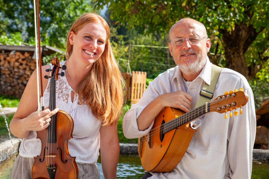 CORTINATEATRO ENTRA NEL VIVO: NEL FINE SETTIMANA LA PASSEGGIATA CON VIVALDI, IL TRAMONTO IN MUSICA AL RIFUGIO FALORIA E IL CONCERTO DEDICATO A MIA MARTINI