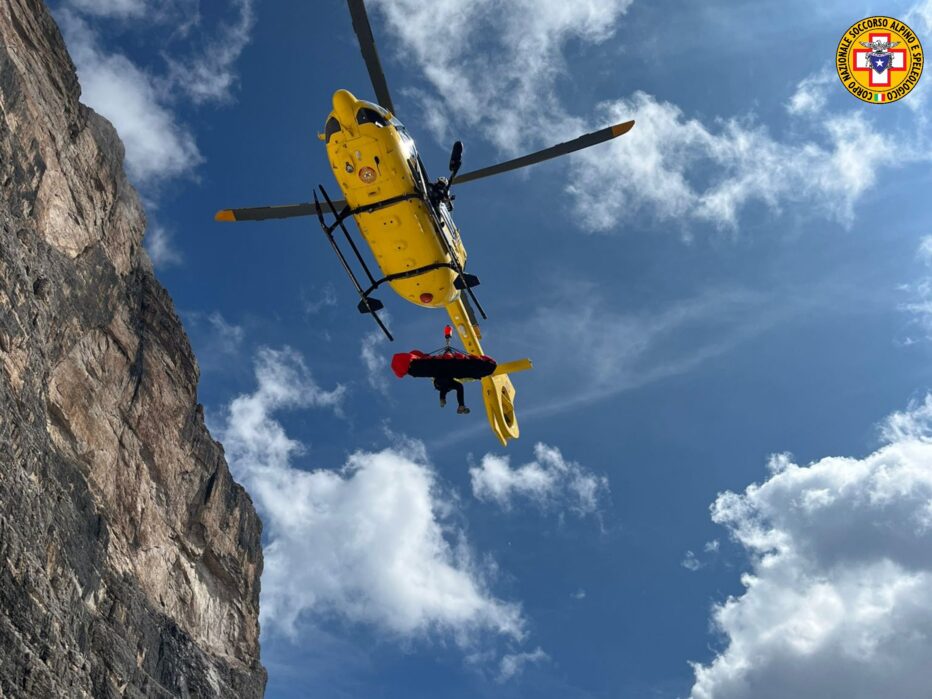 Falco 2 interviene a San Vito per recuperare un’escursionista infortunata