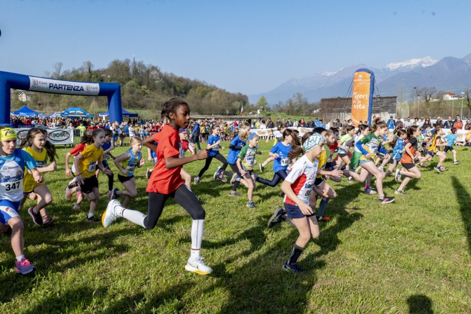 CORSA SPETTACOLO A BORGO VALBELLUNA CON IL CAMPIONATO NAZIONALE CSI DI CORSA CAMPESTRE