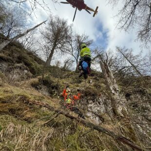 Soccorso uomo scivolato in una scarpata a Chies d’Alpago