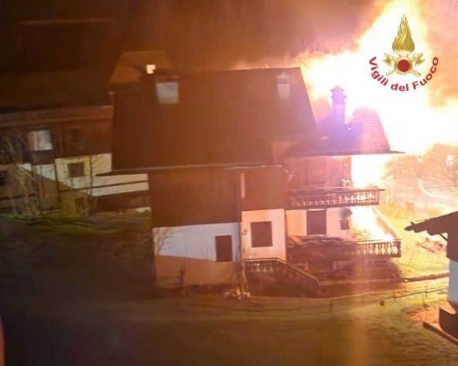 ZOLDO ALTO. INCENDIO AL TETTO DI UN’ABITAZIONE