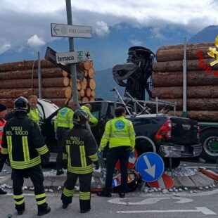 CALALZO DI CADORE. INCIDENTE SULLA SS 51 BIS: DUE FERITI, UNO IN CODICE ROSSO