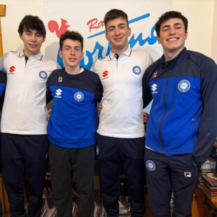 LA NAZIONALE JUNIOR DI CURLING E’ TORNATA A TROVARCI IN RADIO CON LA MEDAGLIA D’ORO! ASCOLTA L’INTERVISTA IN DIRETTA