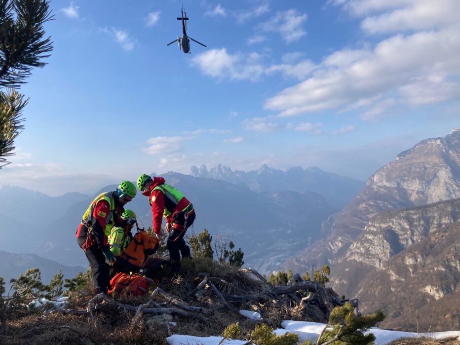 VAL PRAMPER, ESCURSIONISTA RITROVATO SENZA VITA