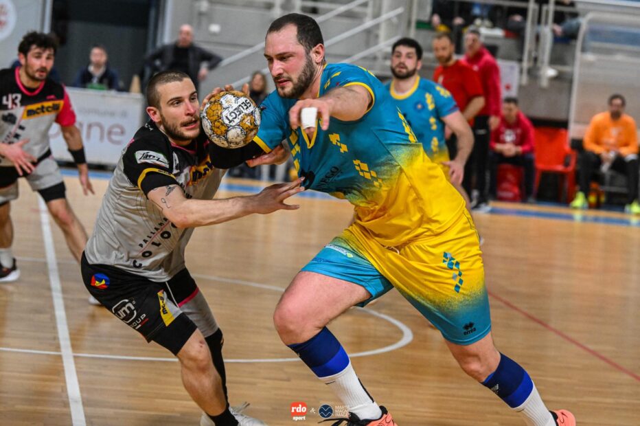 LA PALLAMANO BELLUNO CHIUDE A TESTA ALTA UN GRANDE CAMPIONATO