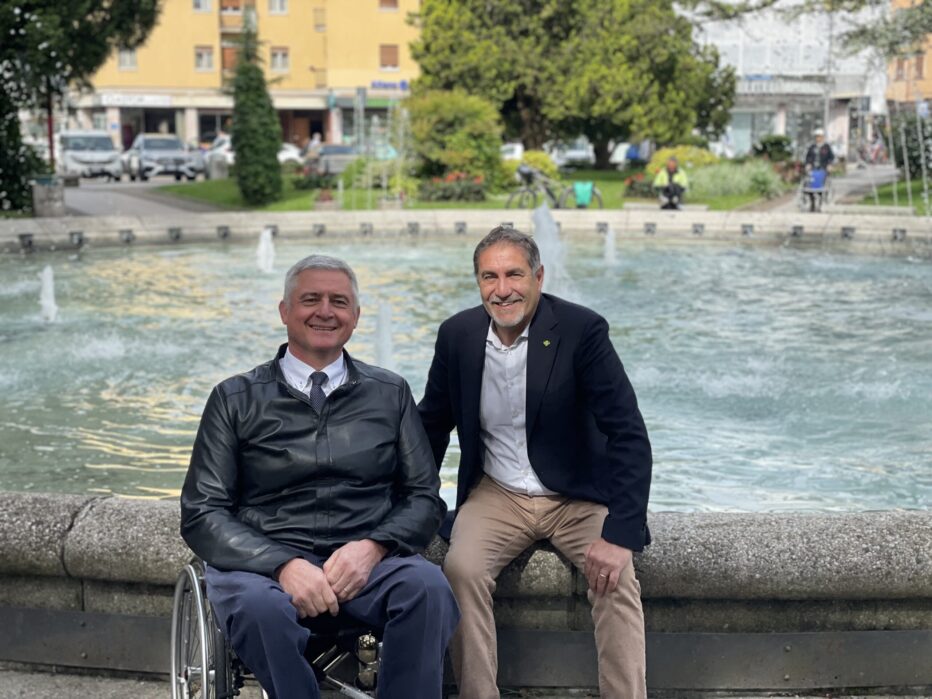 POSATA LA TARGA ALLA FONTANA DI PIAZZA DEI MARTIRI, RIQUALIFICATA GRAZIE A CORTINABANCA