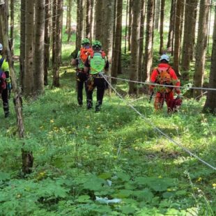 ESERCITAZIONE CONGIUNTA TRA SOCCORSO ALPINO VAL PETTORINA E VOLONTARI AMBULANZA DI ROCCA PIETORE