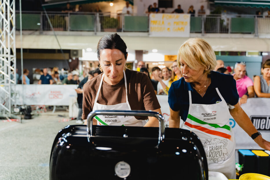 20 ANNI DI GRIGLIE ROVENTI: GRANDE SUCCESSO A JESOLO PER LA SERATA – EVENTO CON 20 SINDACI “GRILLERS”