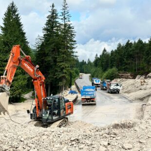 PERSONALE E MEZZI AL LAVORO SULLA STATALE 51 “DI ALEMAGNA”, A SAN VITO DI CADORE