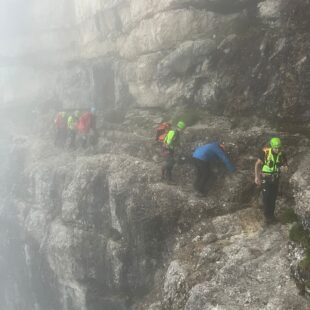 Escursionisti in difficoltà sulla normale al Pelmo