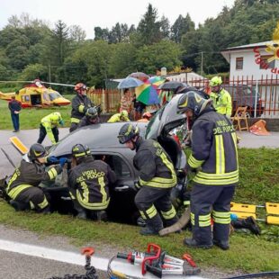 SETTEVILLE. AUTO FINISCE FUORI STRADA SULLA SR 348: TRE FERITI.