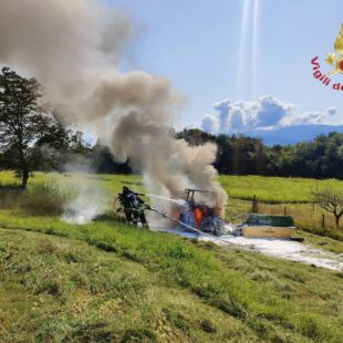 INCENDIO DI UN TRATTORE A SEDICO. ILLESO L’AUTISTA