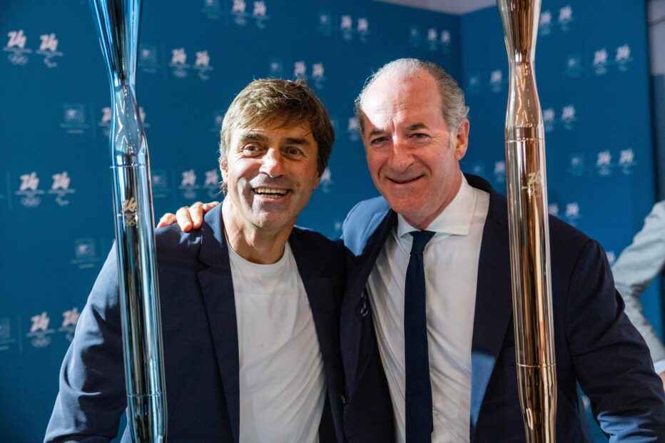 Zaia, Ghedina, Buttafuoco, Barbera, l’on.Mollicone accolgono le torce olimpiche nello spazio Regione Veneto-Veneto Film Commission alla 82°Mostra del Cinema.