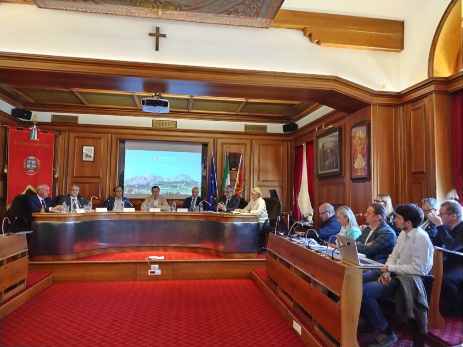 RACCOLTA DEI RIFIUTI A CORTINA. DAL 1° OTTOBRE SE NE OCCUPA BELLUNUM