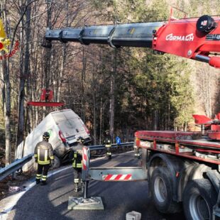 PASSO S. ANTONIO, AURONZO DI CADORE. USCITA AUTONOMA DI AUTOFURGONE