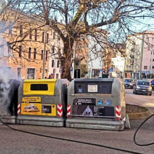 PIAZZALE MARCONI, BELLUNO. INCENDIO CASSONETTO
