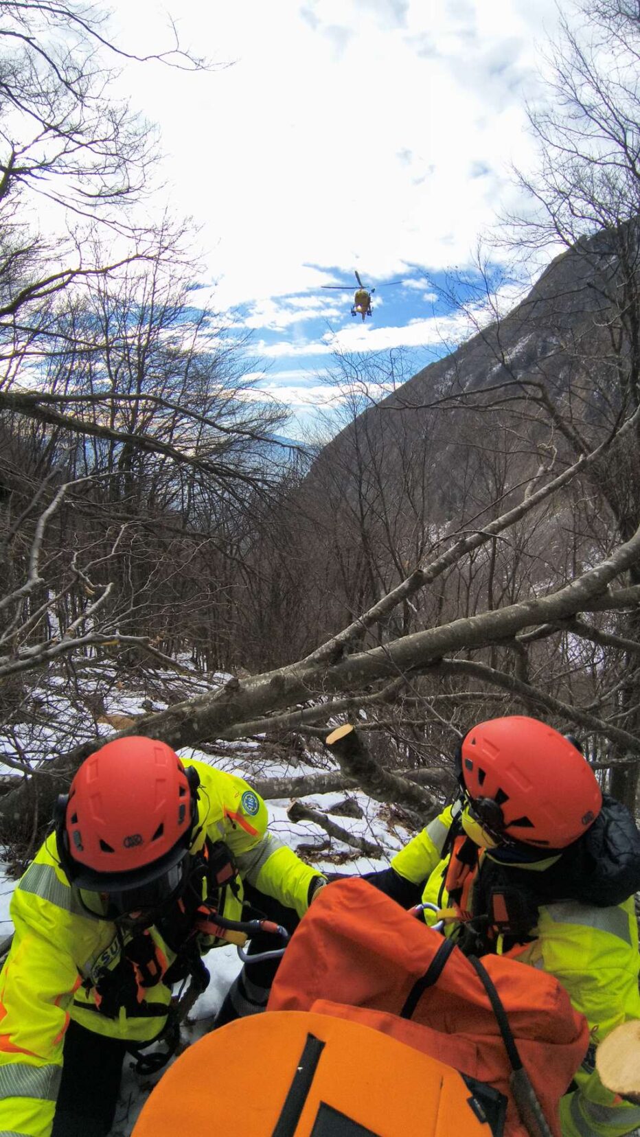 Boscaiolo si infortuna in Alpago