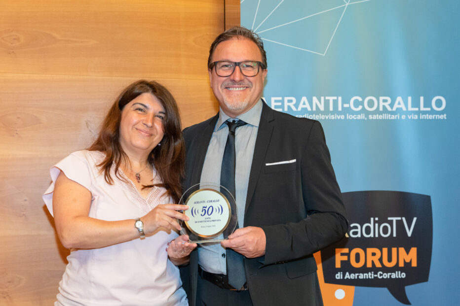 RADIO CORTINA CELEBRA 50 ANNI: MEZZO SECOLO DI INFORMAZIONE, MUSICA E PASSIONE AL SERVIZIO DEL TERRITORIO