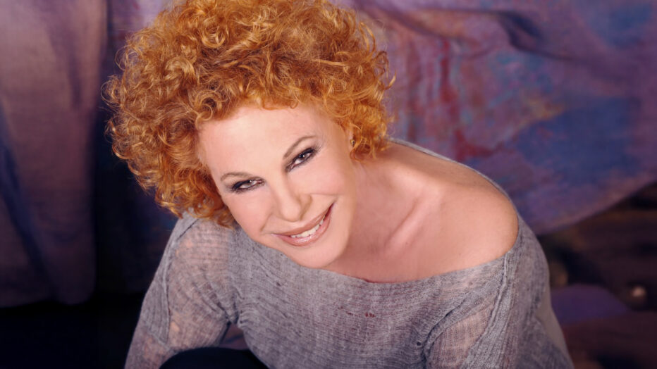 CORTINATEATRO OMAGGIA ORNELLA VANONI:  MARTEDÌ 4 AGOSTO IL CONCERTO “SENZA FINE” CELEBRA I SUCCESSI E L’ELEGANZA DELLA SIGNORA DELLA CANZONE ITALIANA