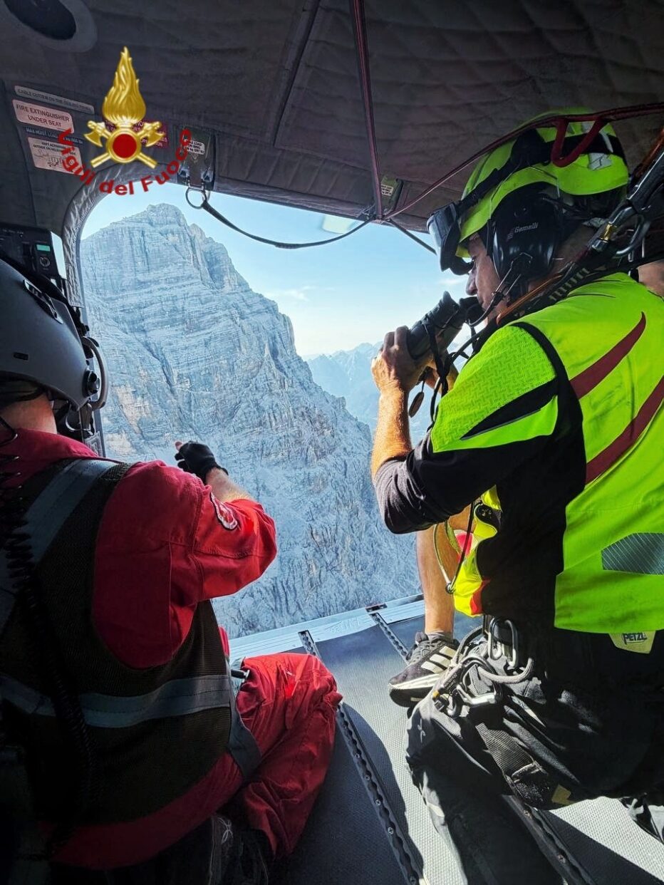 Nuova frana sul Monte Pelmo, ricognizione aerea dei Vigili del Fuoco: sentieri chiusi