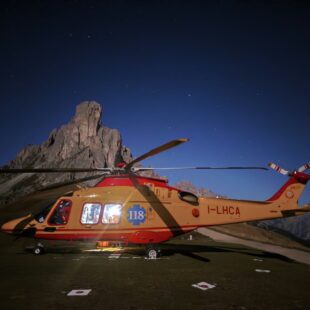 Recuperati nella notte escursionisti incrodati in parete
